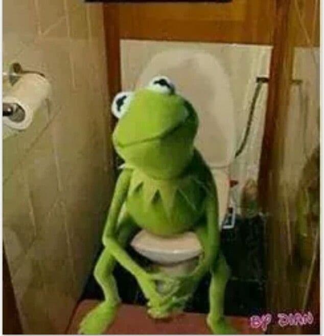 Dopamine-Style Learning vs Regular Learning: Grid Pathfinding Benchmark